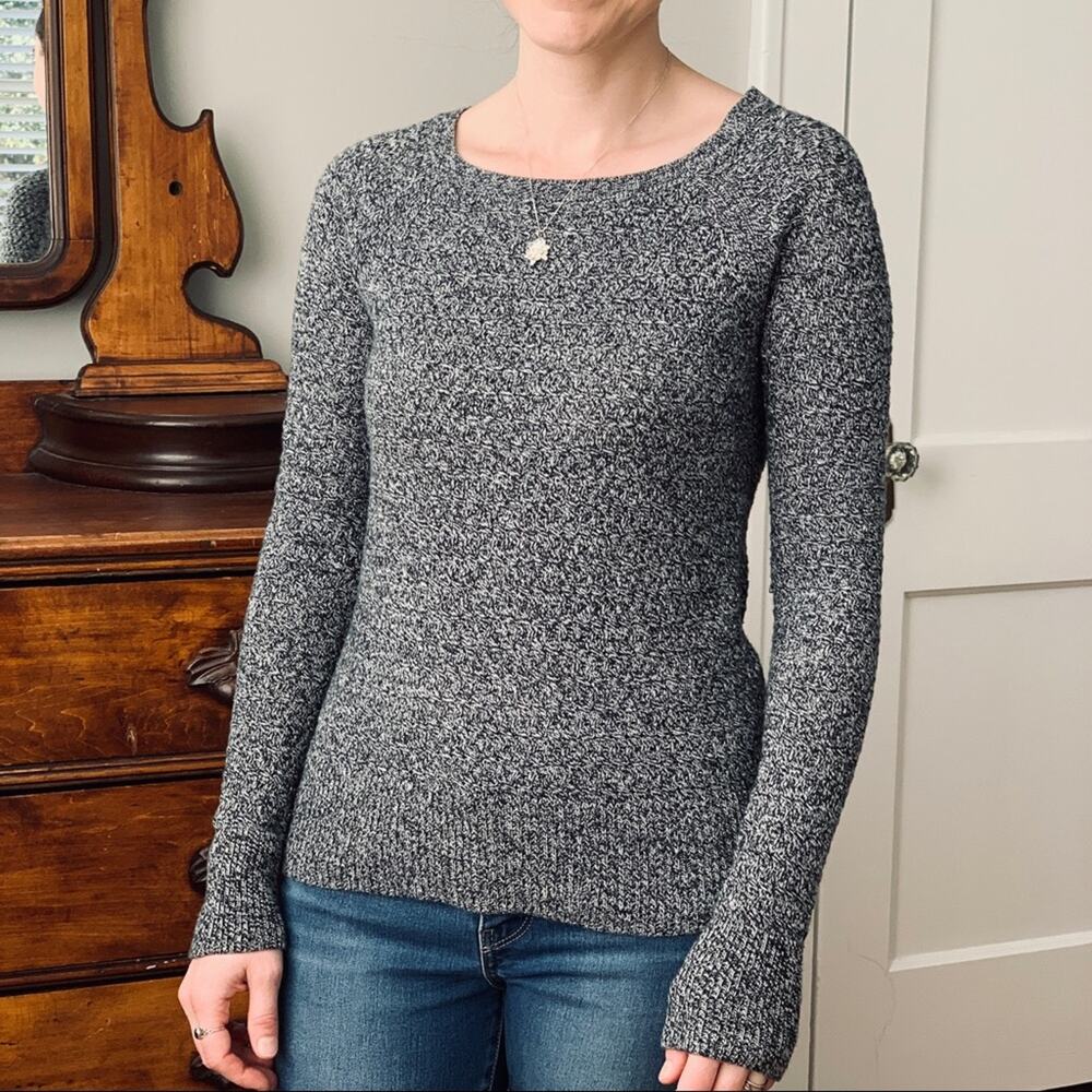 American Eagle Basic Sweater, Size Xs - image 1